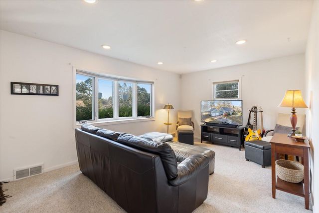 707 La Prairie Avenue, Grand Rapids, MN 55744