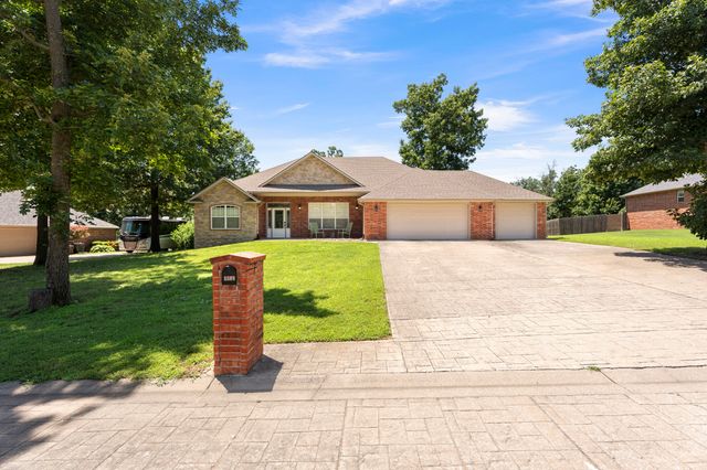 1308 Park Place, Grove, OK 74344
