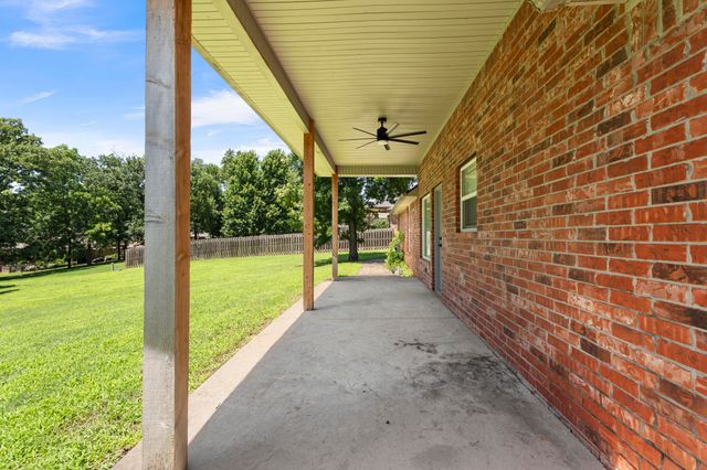 1308 Park Place, Grove, OK 74344