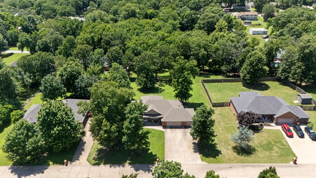 1308 Park Place, Grove, OK 74344