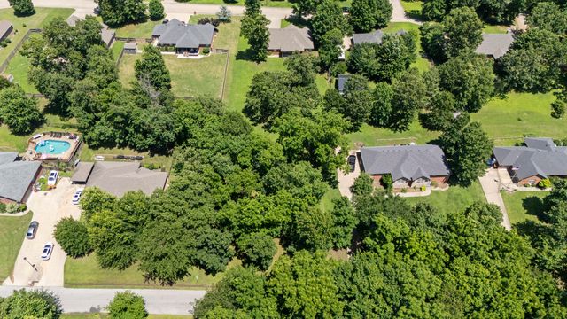 1308 Park Place, Grove, OK 74344