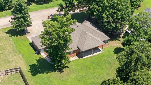 1308 Park Place, Grove, OK 74344