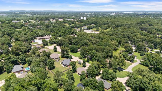 1308 Park Place, Grove, OK 74344