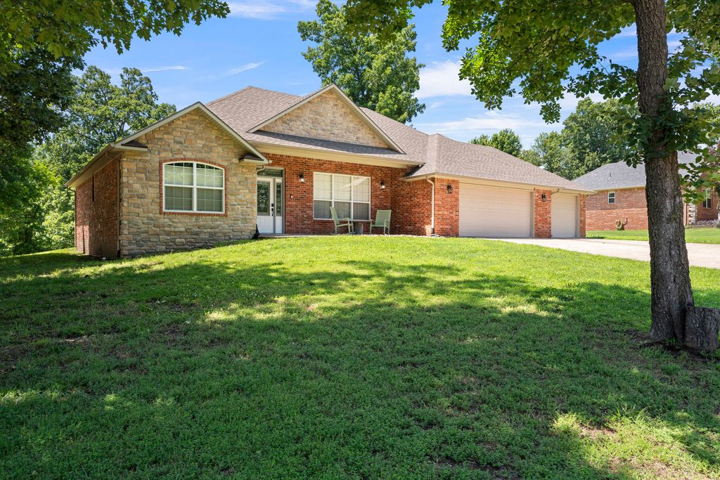 1308 Park Place, Grove, OK 74344