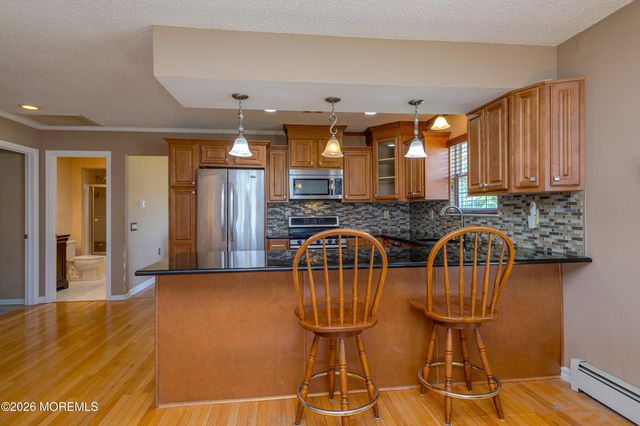 87 Canterbury Lane, Toms River, NJ 08757