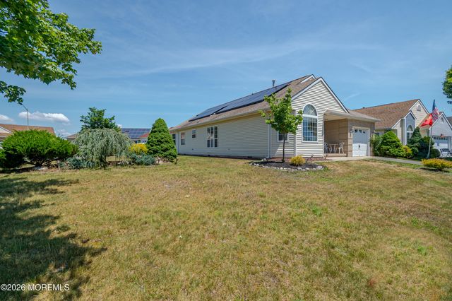 87 Canterbury Lane, Toms River, NJ 08757