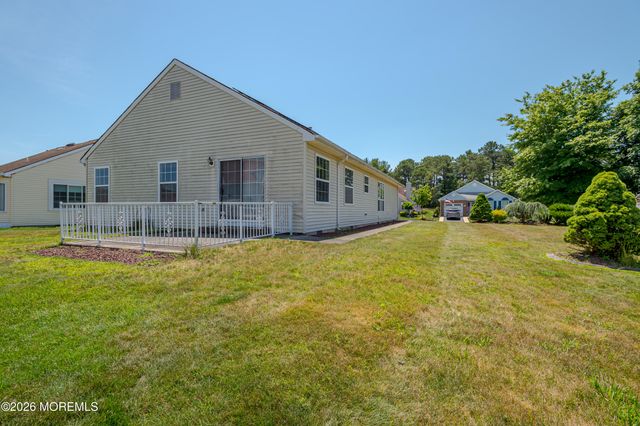 87 Canterbury Lane, Toms River, NJ 08757