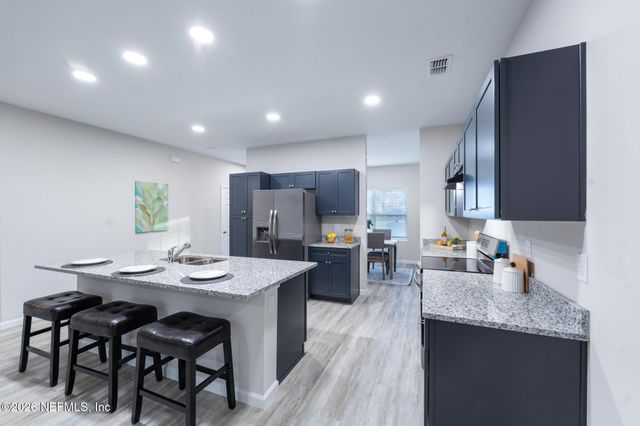 7581 DOVE Road, Jacksonville, FL 32219