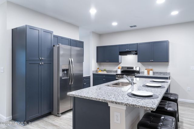 7581 DOVE Road, Jacksonville, FL 32219