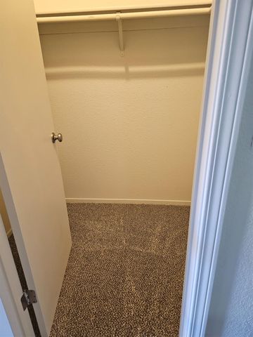 863 El Monte Ct, Los Banos, CA 93635