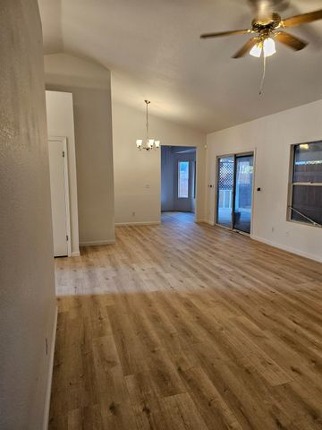 863 El Monte Ct, Los Banos, CA 93635