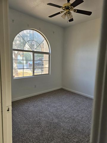 863 El Monte Ct, Los Banos, CA 93635