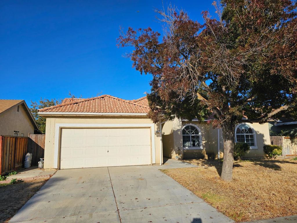863 El Monte Ct, Los Banos, CA 93635