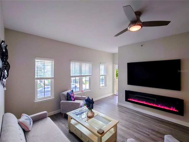 200 4TH AVENUE S 130, St Petersburg, FL 33701
