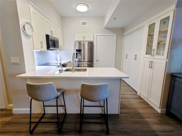 200 4TH AVENUE S 130, St Petersburg, FL 33701