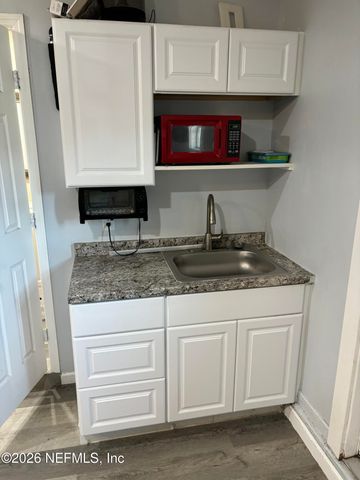 5884 COPPER CREEK Drive, Jacksonville, FL 32218