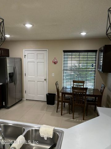 5884 COPPER CREEK Drive, Jacksonville, FL 32218