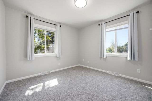 2504 18th Street S, Moorhead, MN 56560