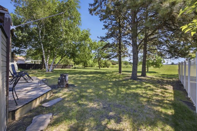 2504 18th Street S, Moorhead, MN 56560