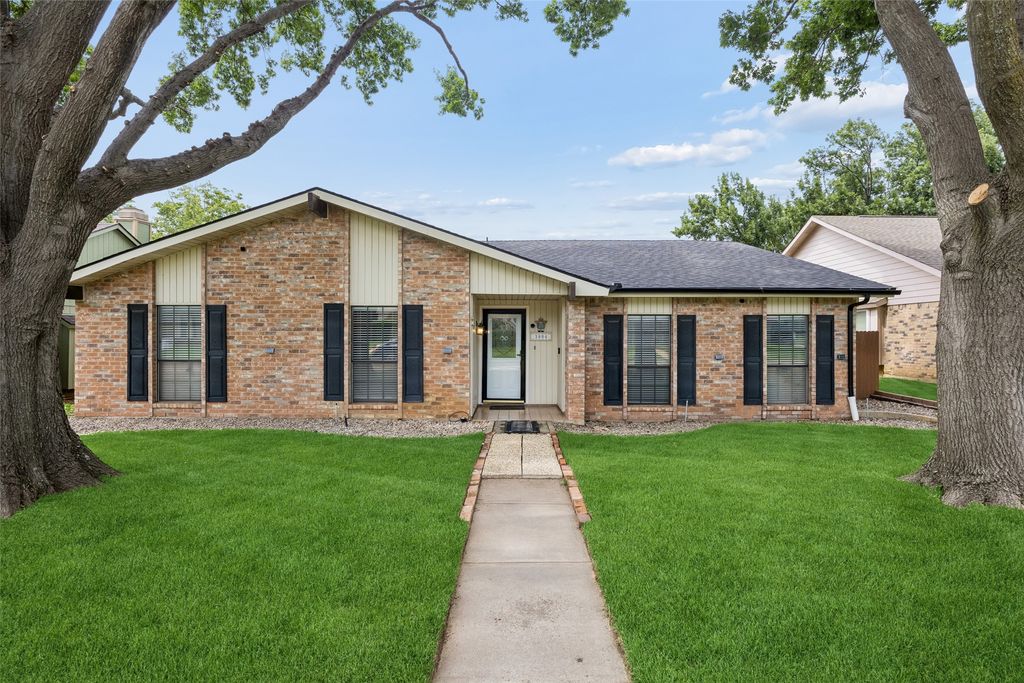 3004 Yorkshire Court, Flower Mound, TX 75028