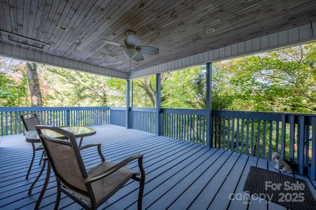 820 Peacehaven Place NW, Lenoir, NC 28645