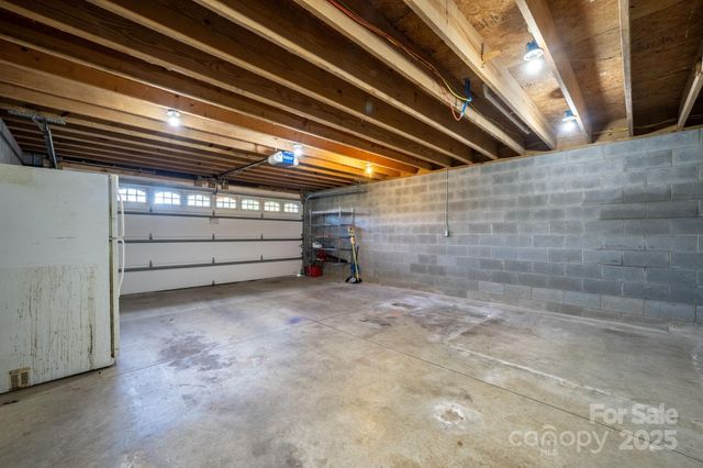 820 Peacehaven Place NW, Lenoir, NC 28645