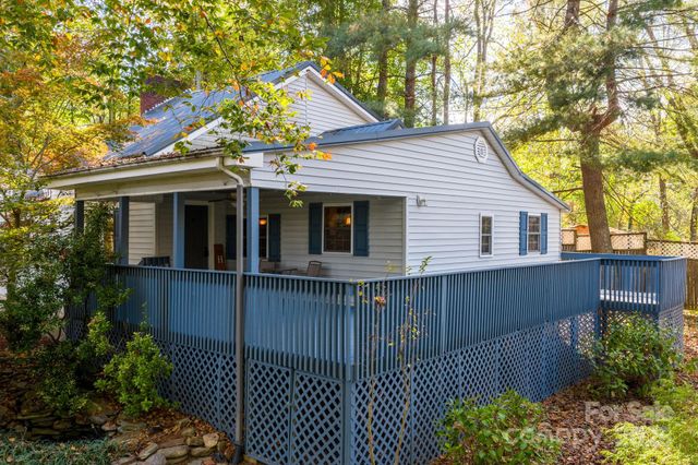 820 Peacehaven Place NW, Lenoir, NC 28645