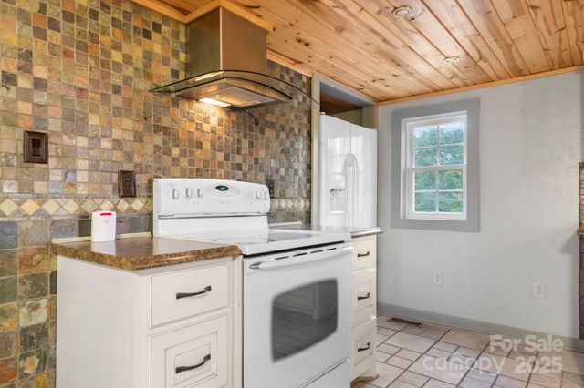 820 Peacehaven Place NW, Lenoir, NC 28645