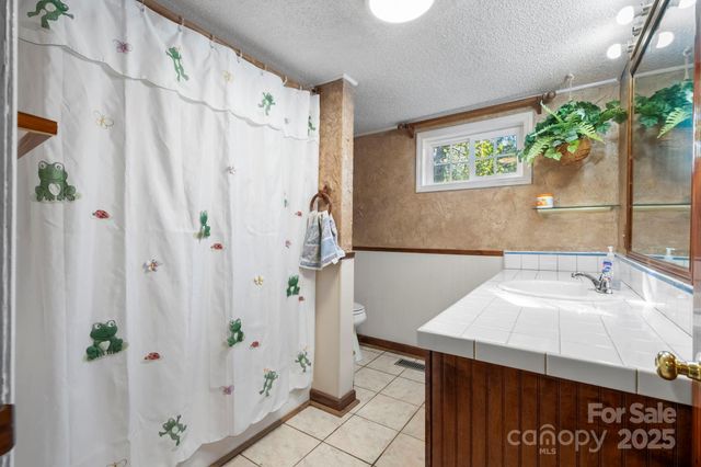 820 Peacehaven Place NW, Lenoir, NC 28645