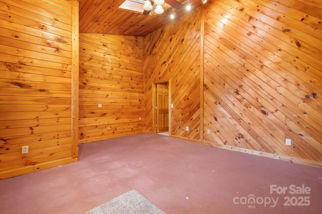 820 Peacehaven Place NW, Lenoir, NC 28645