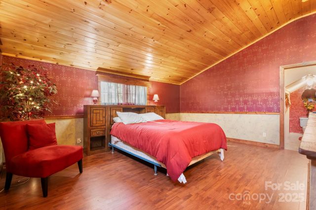 820 Peacehaven Place NW, Lenoir, NC 28645