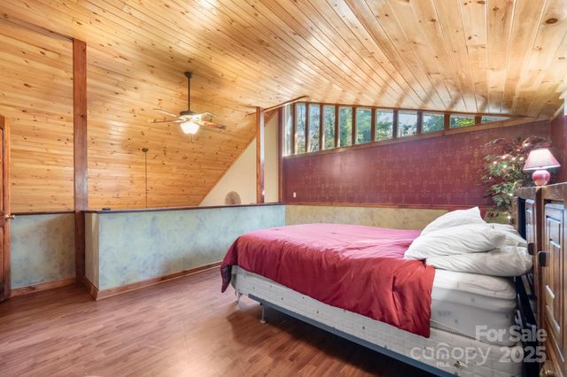 820 Peacehaven Place NW, Lenoir, NC 28645