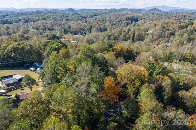 820 Peacehaven Place NW, Lenoir, NC 28645