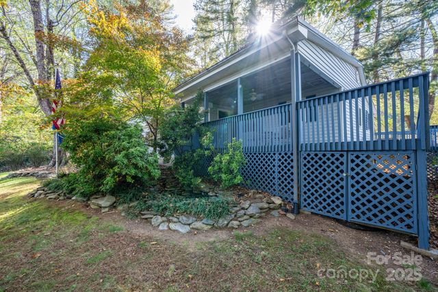 820 Peacehaven Place NW, Lenoir, NC 28645