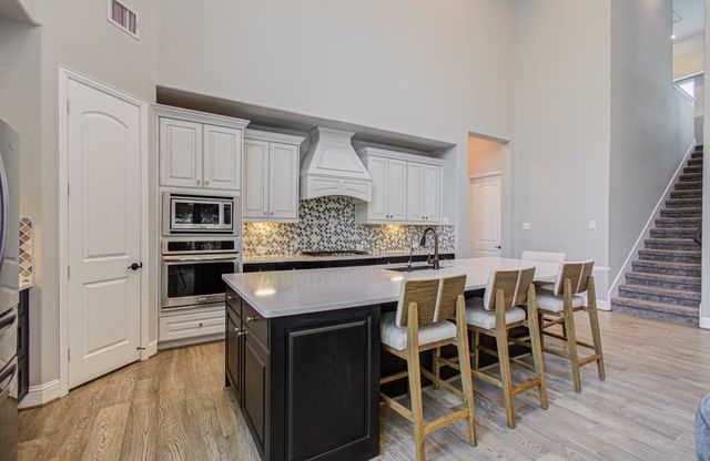 2332 Shallow Creek Lane, Friendswood, TX 77546