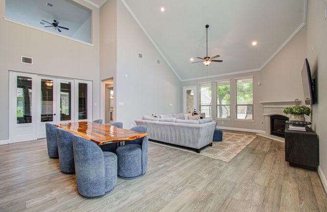 2332 Shallow Creek Lane, Friendswood, TX 77546