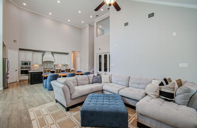 2332 Shallow Creek Lane, Friendswood, TX 77546