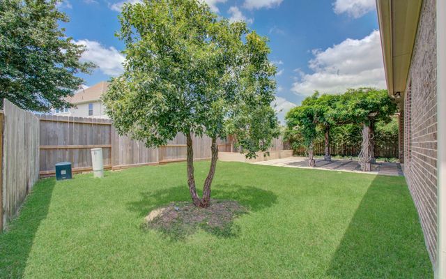 2332 Shallow Creek Lane, Friendswood, TX 77546