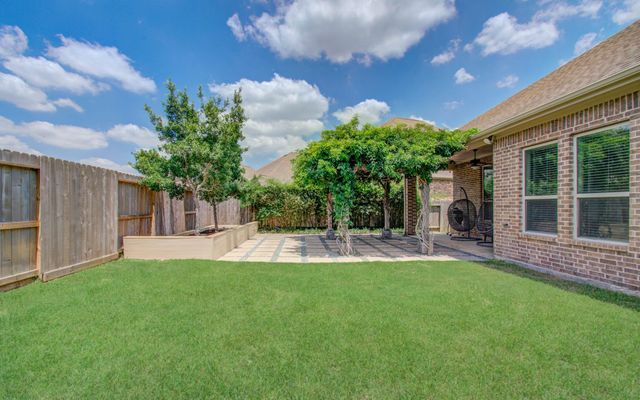 2332 Shallow Creek Lane, Friendswood, TX 77546