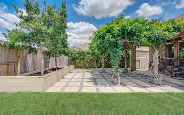 2332 Shallow Creek Lane, Friendswood, TX 77546
