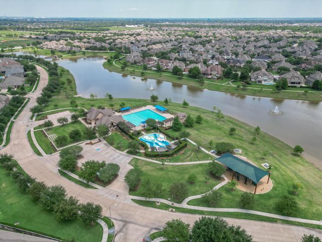 2332 Shallow Creek Lane, Friendswood, TX 77546