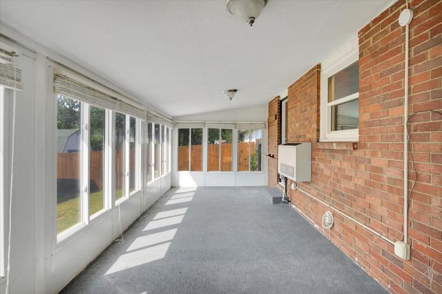 1130 W Westview Street, Springfield, MO 65807