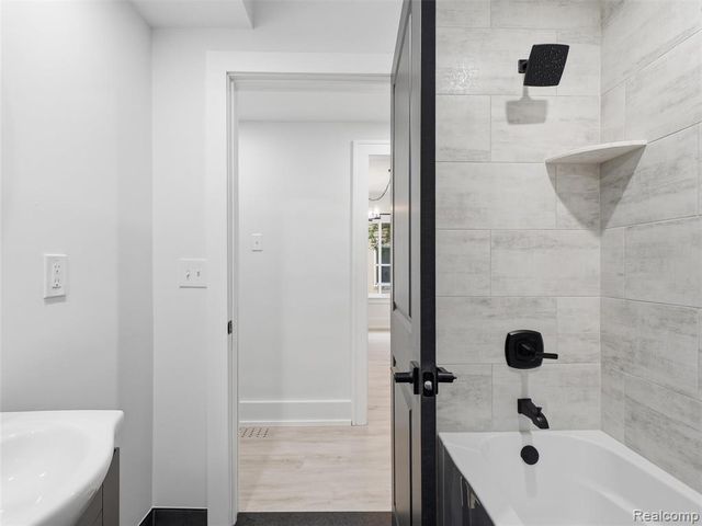 480 Ardmore Drive, Ferndale, MI 48220