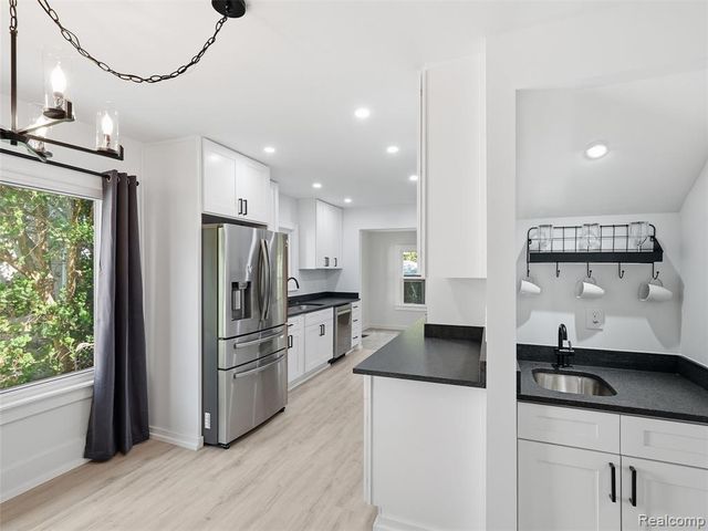 480 Ardmore Drive, Ferndale, MI 48220