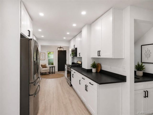 480 Ardmore Drive, Ferndale, MI 48220