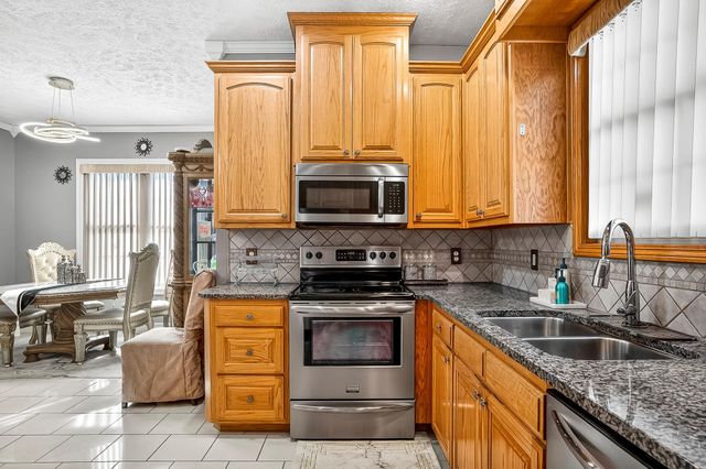 1100 Chicory Lane, Aurora, MO 65605