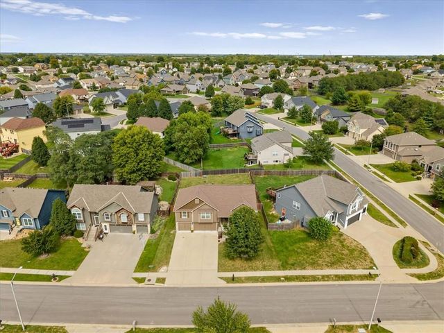 904 NW 110th Terrace, Kansas City, MO 64155