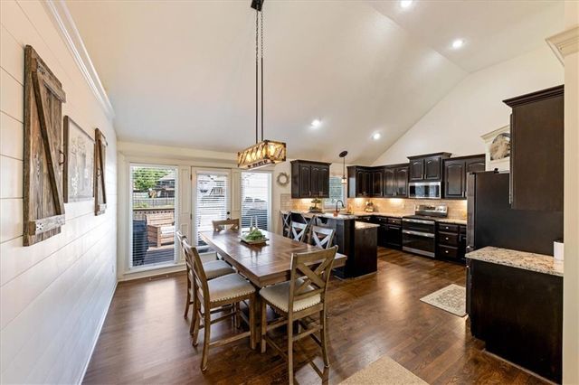 904 NW 110th Terrace, Kansas City, MO 64155
