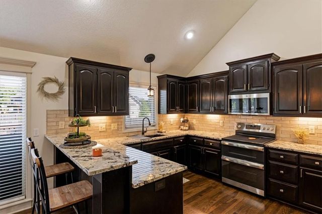 904 NW 110th Terrace, Kansas City, MO 64155