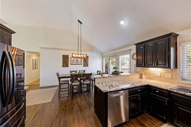 904 NW 110th Terrace, Kansas City, MO 64155